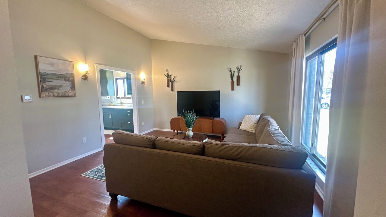 Photo of Livingroom in Grove City