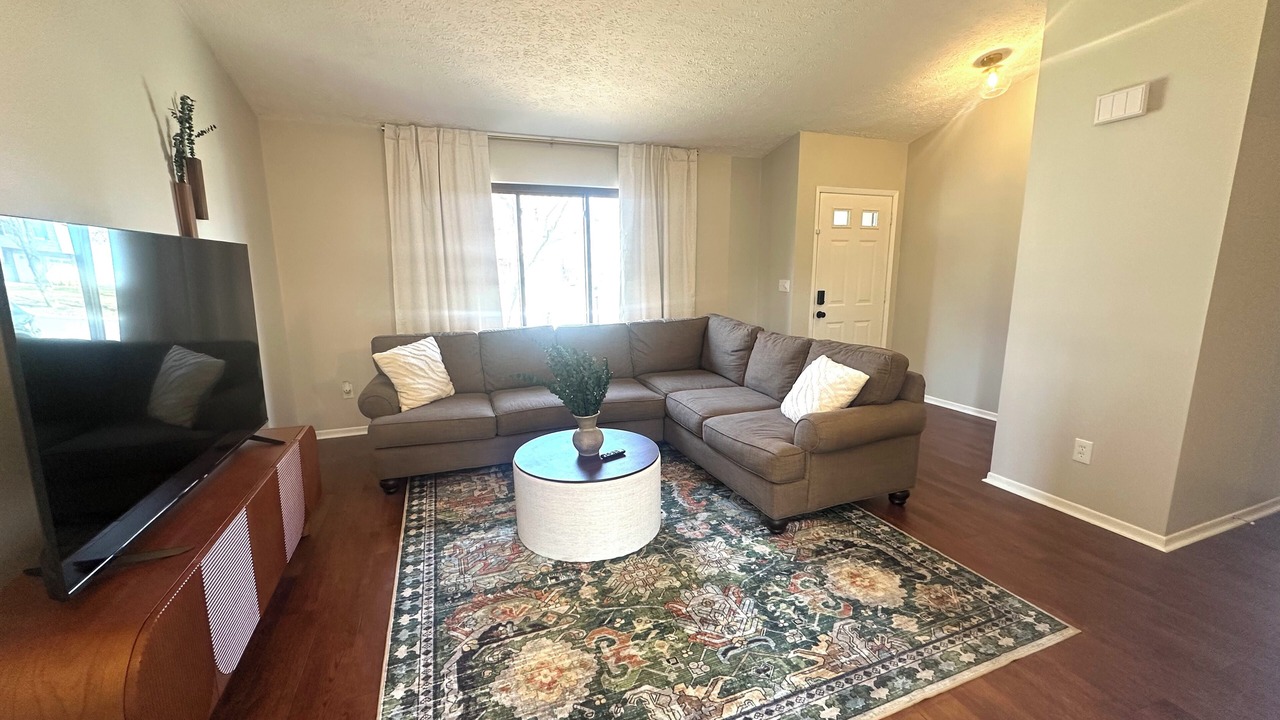 Photo of Livingroom in Grove City