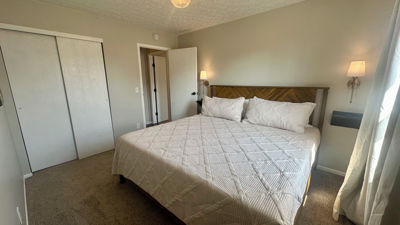 Photo of Bedroom in Grove City