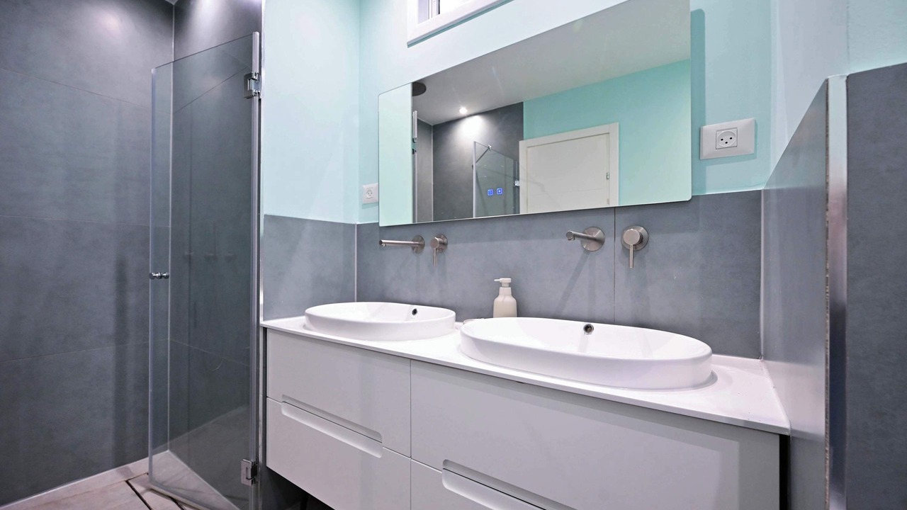 Photo of Bathroom in Tel Aviv Promenade
