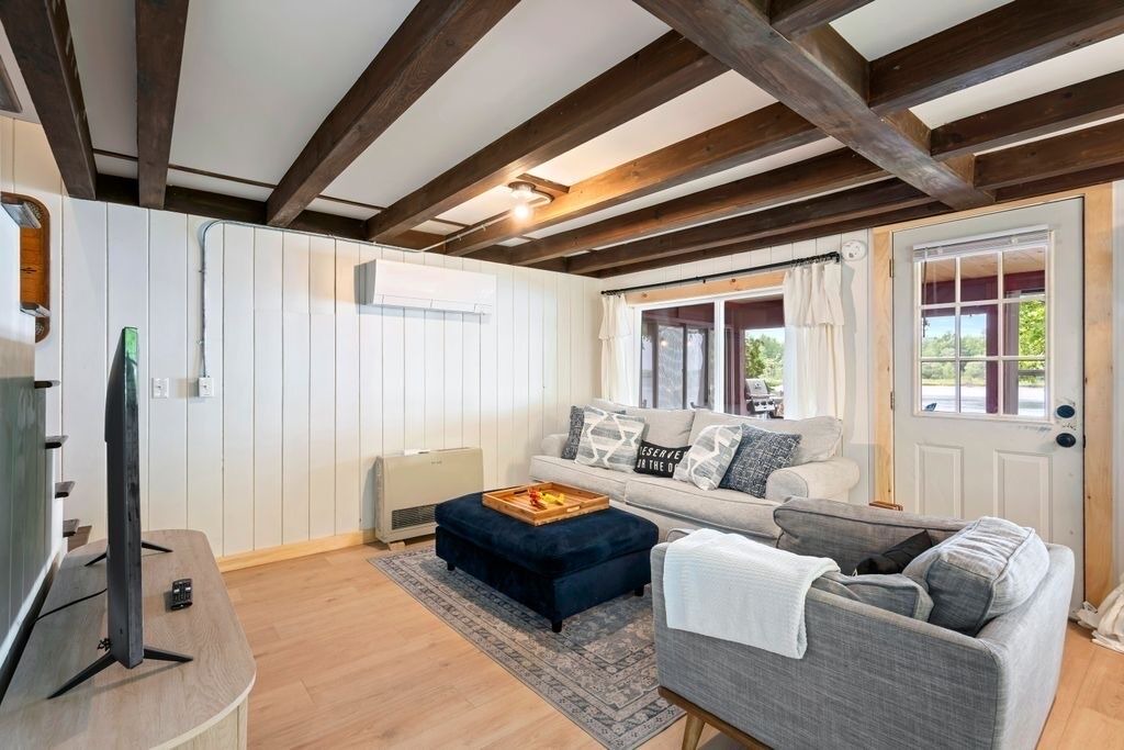 Photo of Livingroom in Canaan