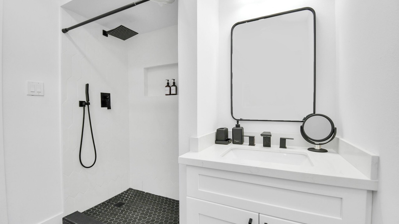 Photo of Bathroom in Greater Third Ward