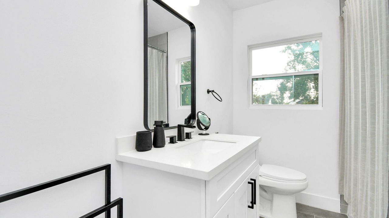 Photo of Bathroom in Greater Third Ward
