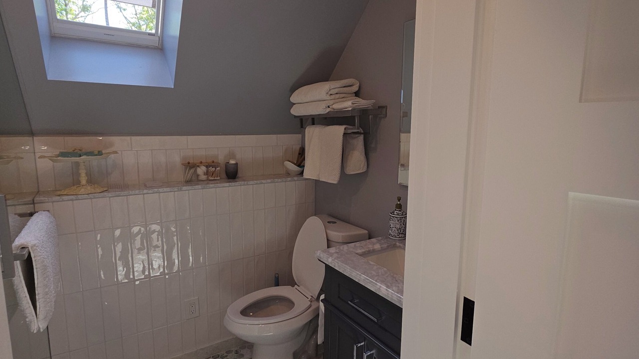 Photo of Bathroom in Round Pond