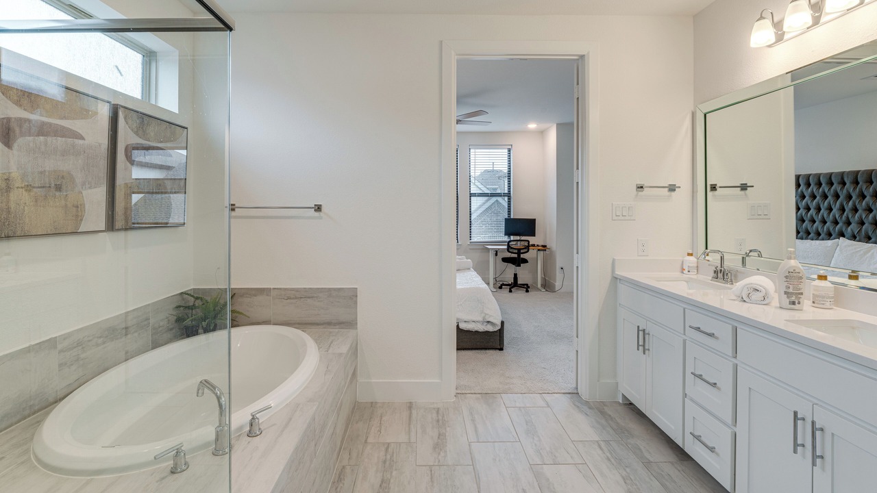 Photo of Bathroom in Park Central