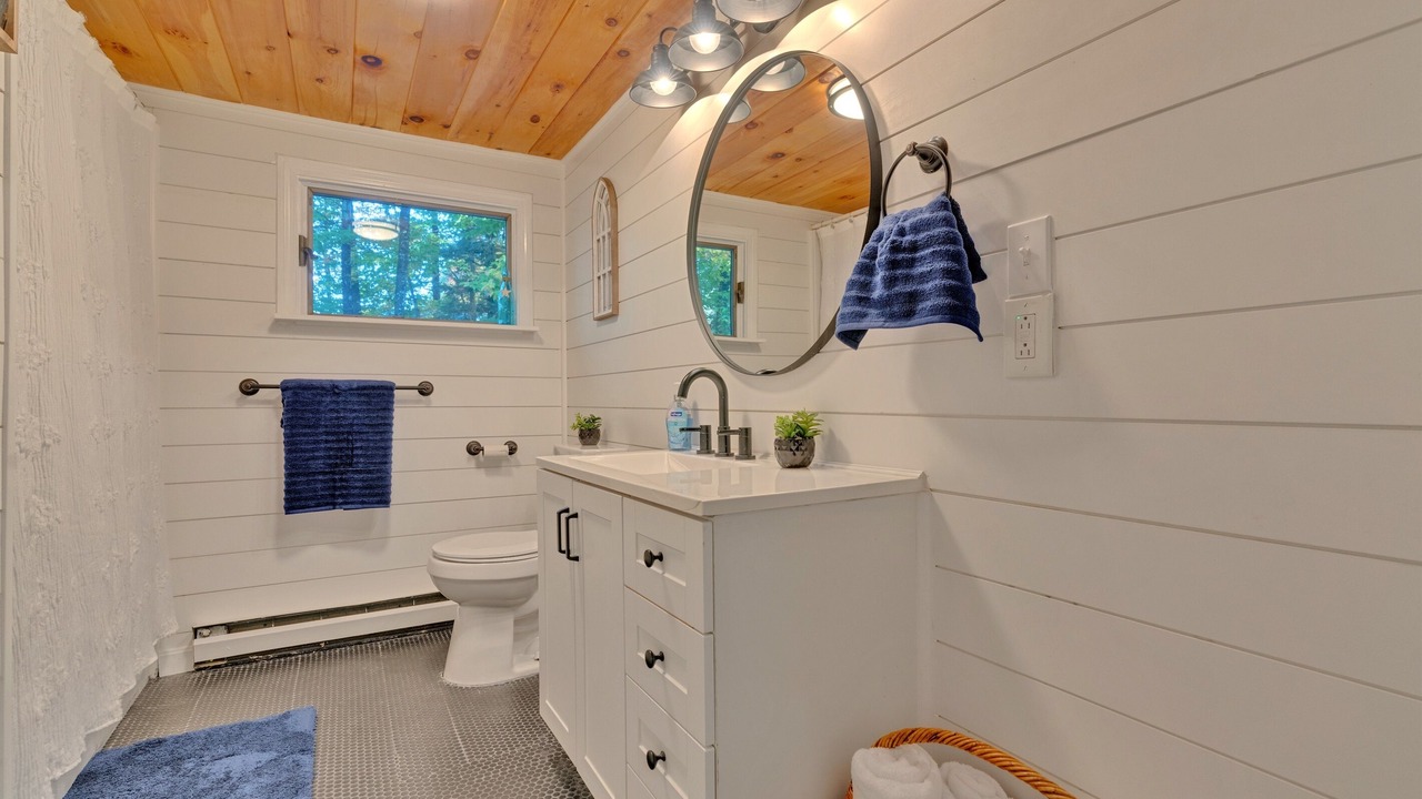 Photo of Bathroom in Naples