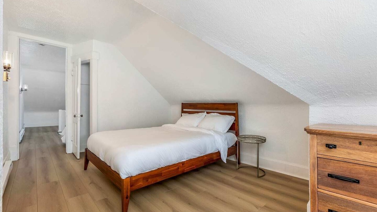 Photo of Bedroom in Franklin Park