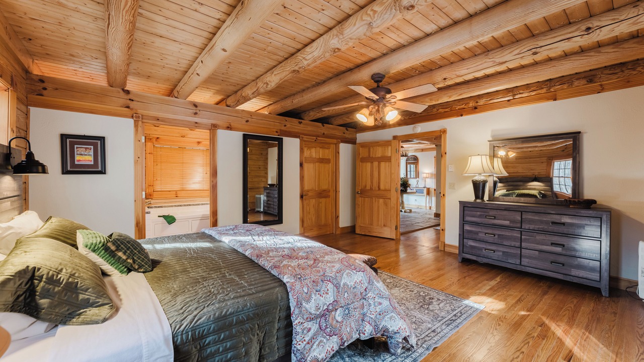 Photo of Bedroom in South Mountain