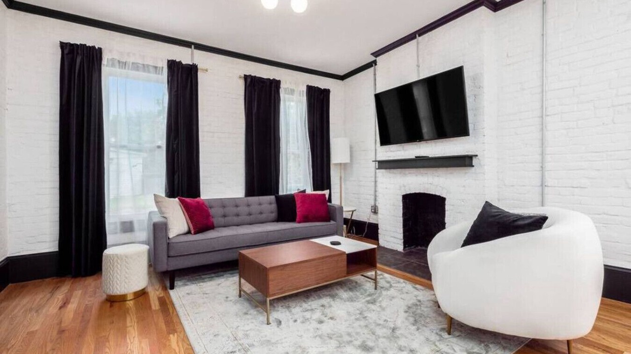 Photo of Livingroom in Victorian Village