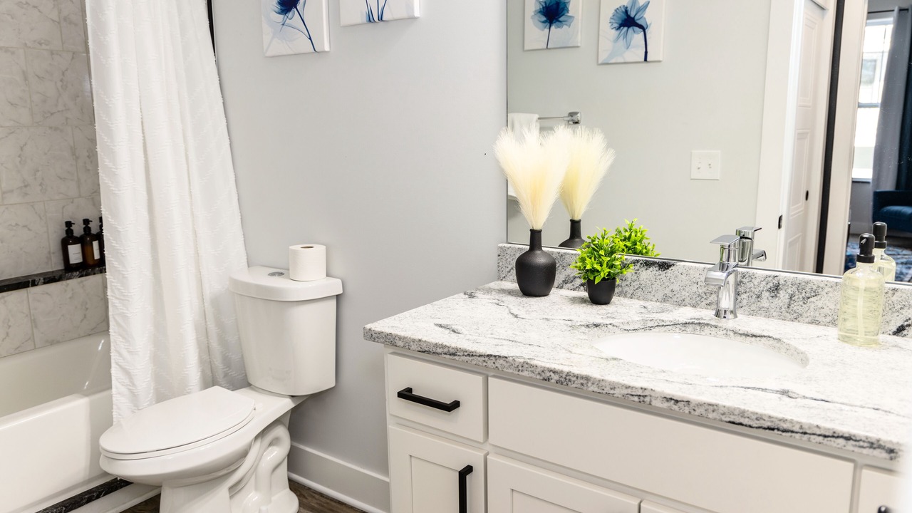 Photo of Bathroom in Weinland Park