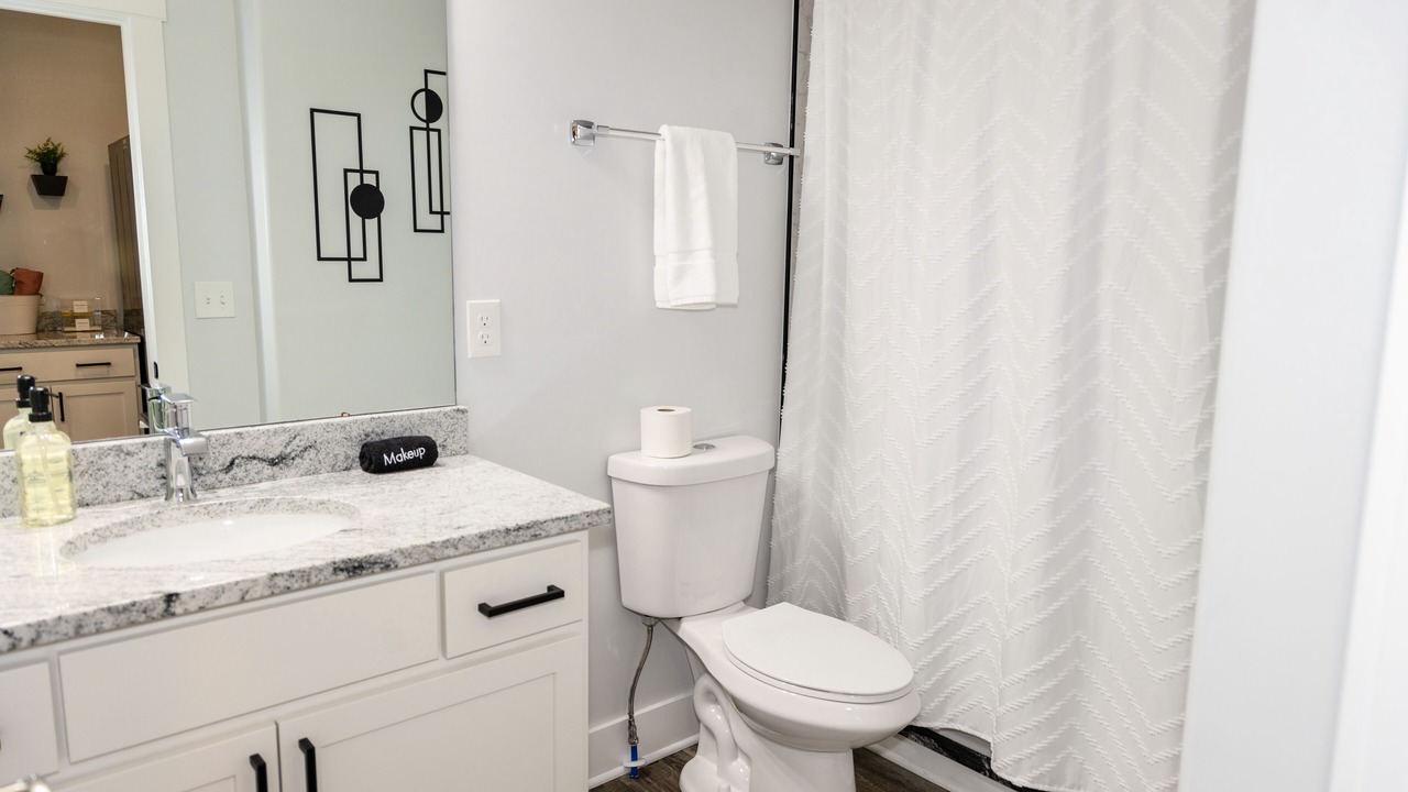 Photo of Bathroom in Weinland Park