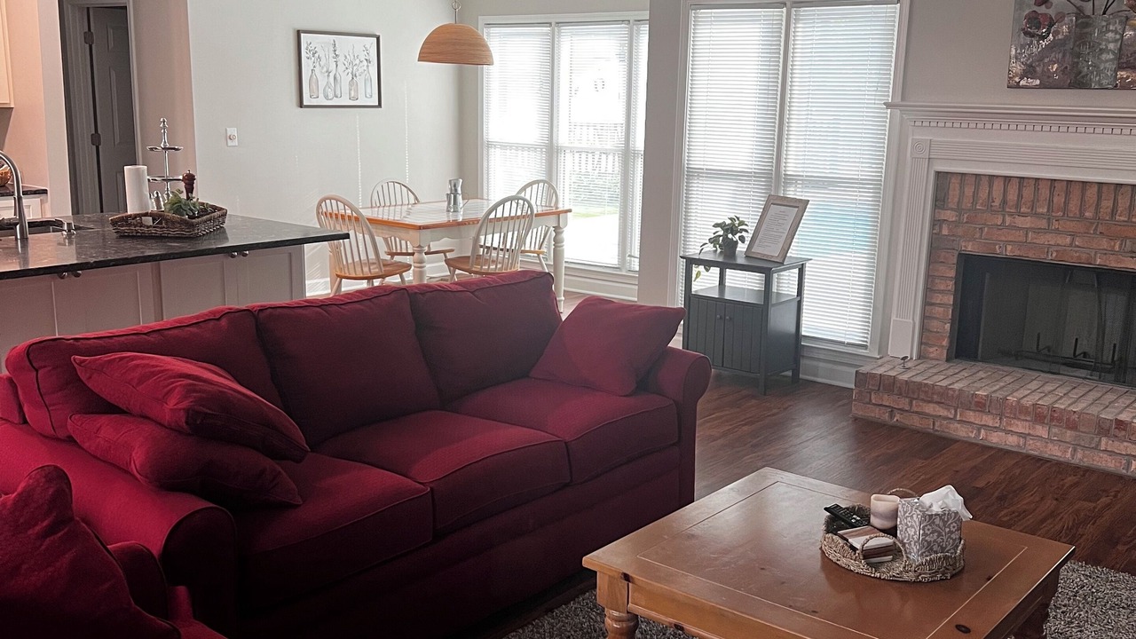 Photo of Livingroom in Mableton