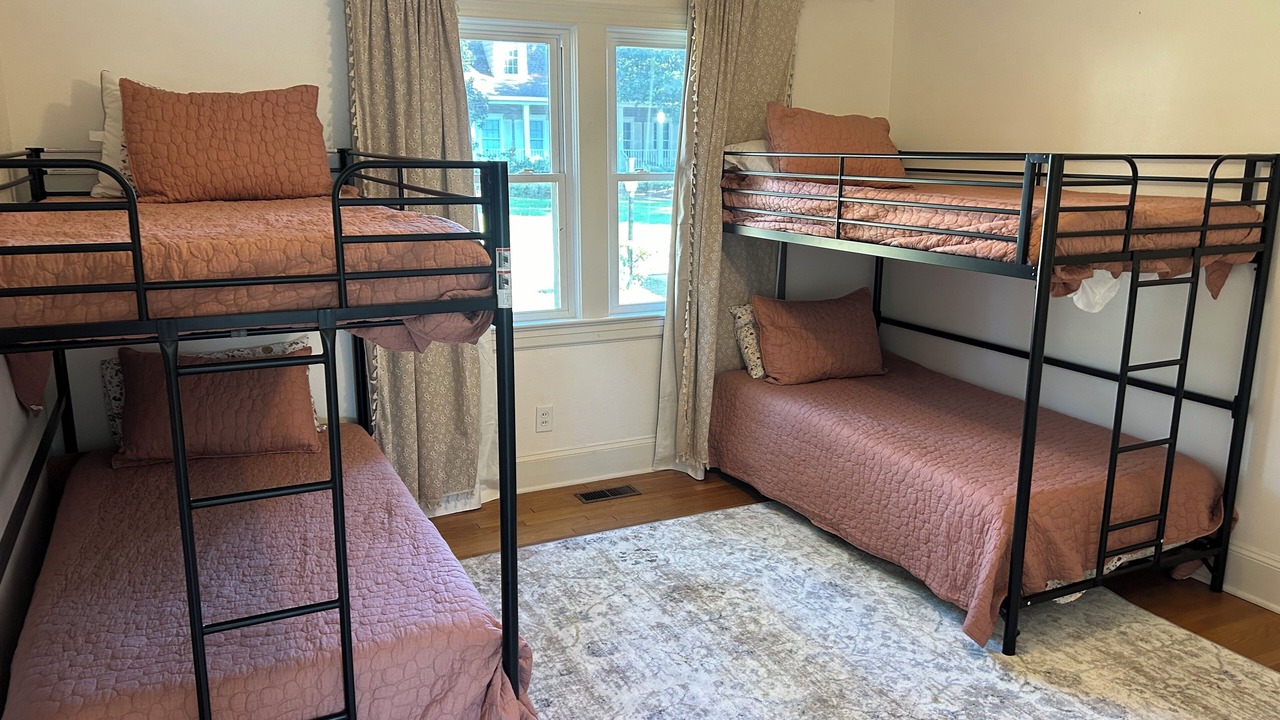 Photo of Bedroom in Gloucester Point