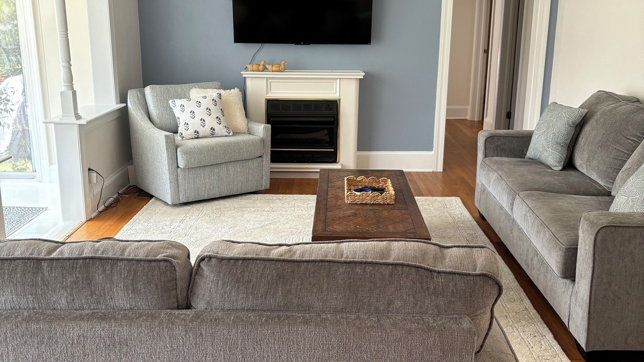 Photo of Livingroom in Gloucester Point