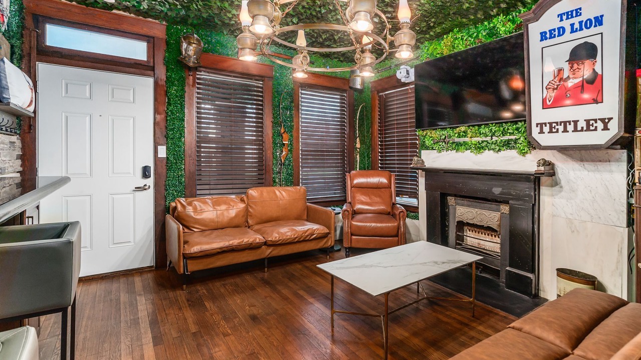 Photo of Livingroom in University District