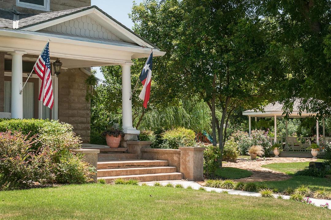 Photo of Buildings in Llano