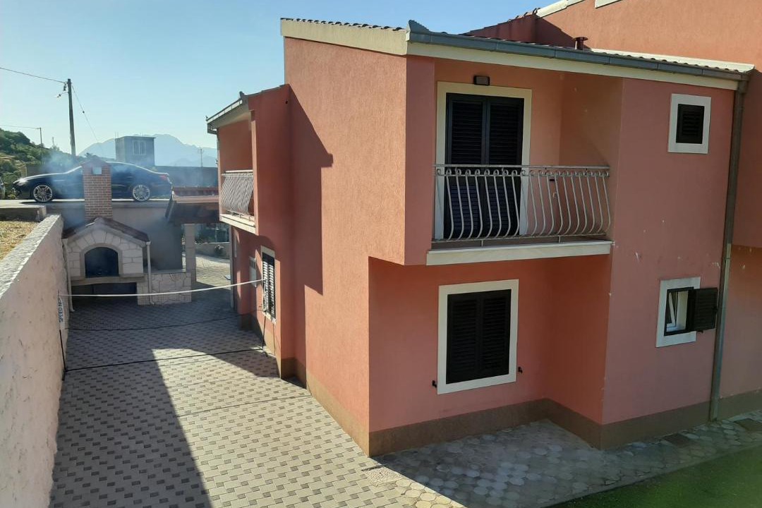 Photo of Buildings in Omis