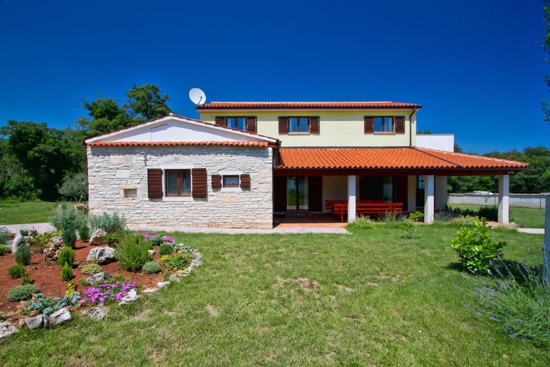 Photo of Buildings in Pavicini