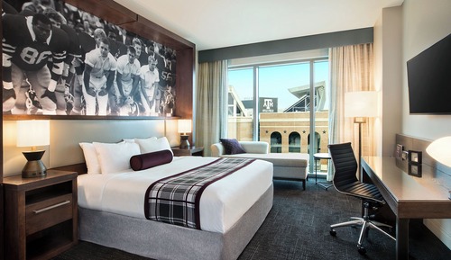 Deluxe Room, 1 King Bed