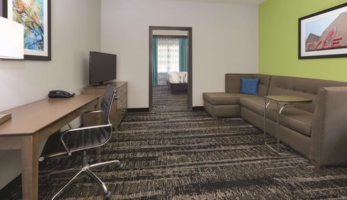 Suite, 1 Bedroom, Non Smoking (1 King)