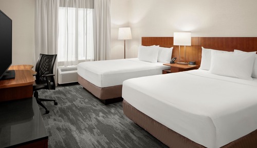 Room, 2 Queen Beds (Mobility Accessible, Tub)