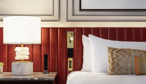 Fairmont Gold, Room, 1 King Bed, Mountain View