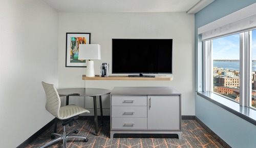 Premium Room, 1 King Bed, Bay View, Corner