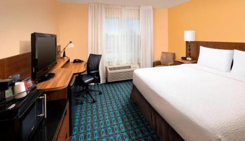 King Room with Bathtub - Mobility Access/Hearing Accessible