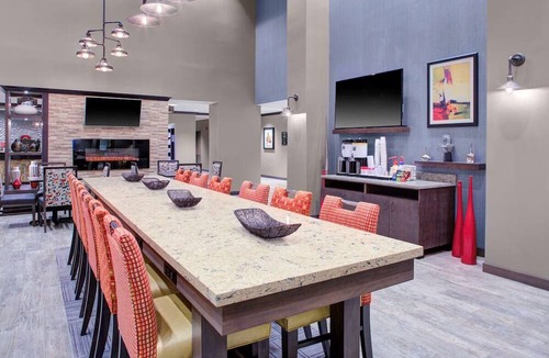Columbus House | 2 Units with Saltwater Pool | Free Breakfast | EV Charging | Near Casino