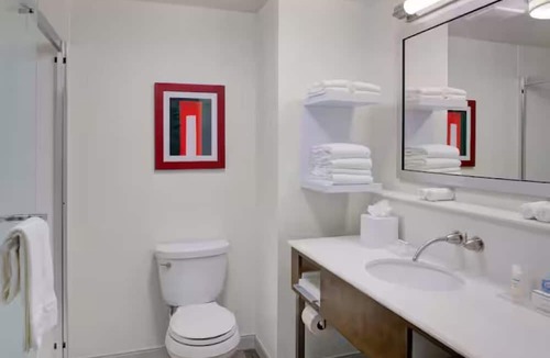 Columbus House | Family-Friendly Suite | Free Parking & Free Breakfast | Minutes from Downtown