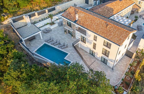 Bribir Villa | Beautiful private villa for 10 people with WIFI, hot tub, A/C, private pool, TV and terrace