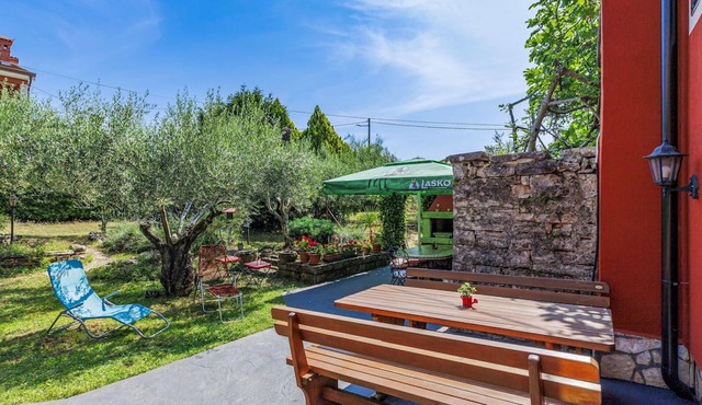 Nice apartment for 2 people with A/C, WIFI, TV, terrace and pets allowed