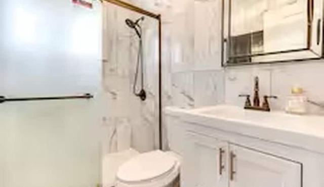 3-bedroom house in welcoming Columbus with WiFi, AC