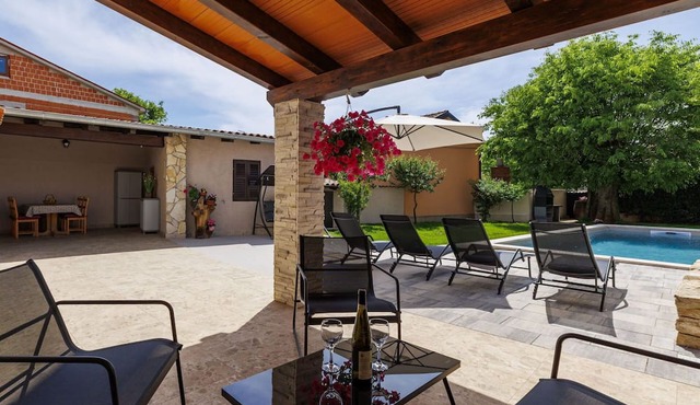 Wonderful villa for 5 people with private pool, A/C, WIFI, TV and terrace